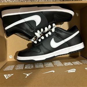 Nike dunk for woman size 7